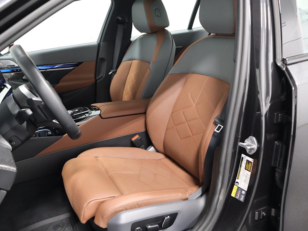 Thumbnail: 2025 BMW i5 - 10
