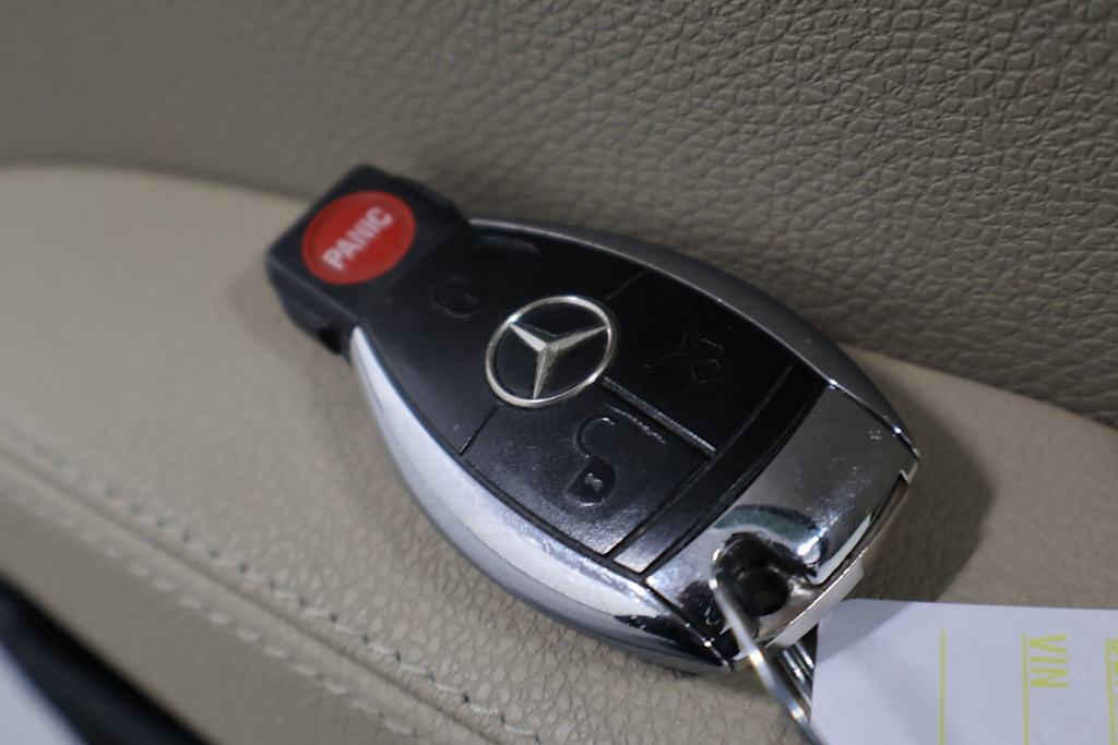 Thumbnail: 2009 Mercedes-Benz SLK - 15