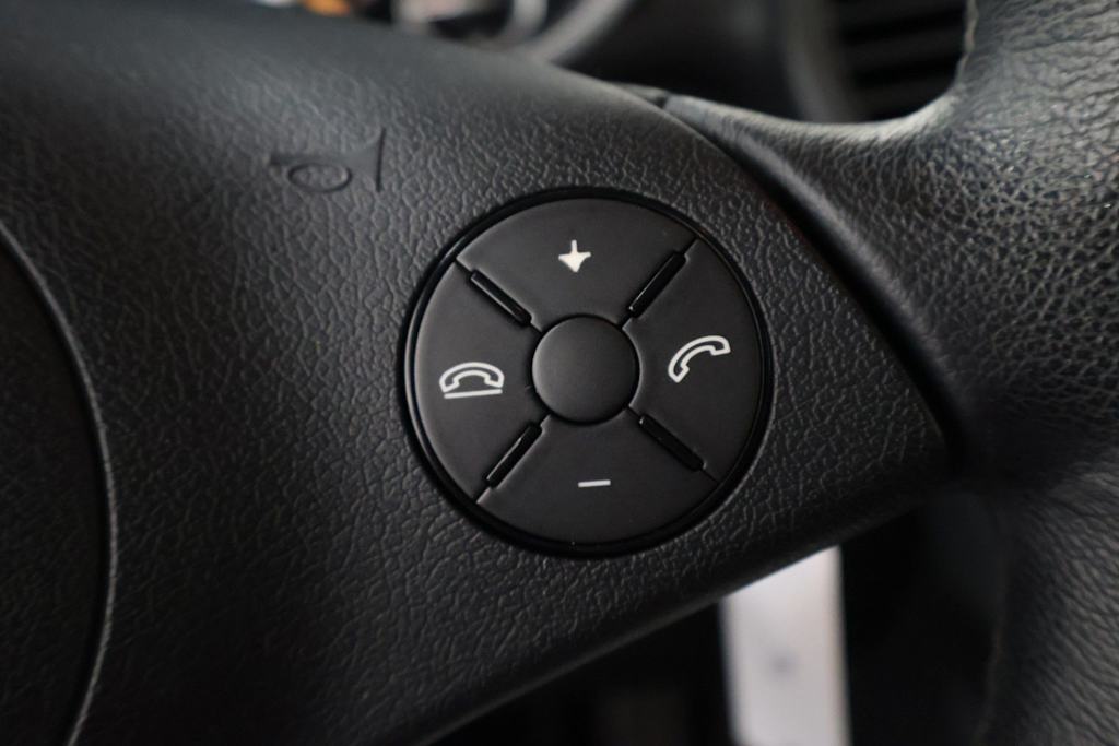 Thumbnail: 2009 Mercedes-Benz SLK - 26