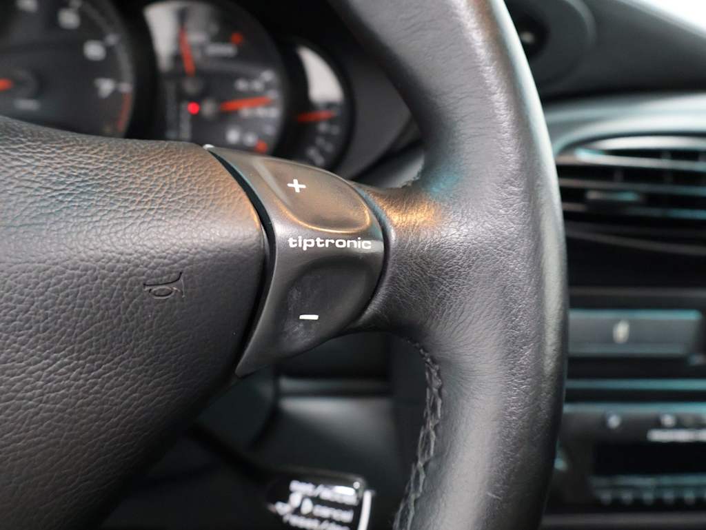 Thumbnail: 2001 Porsche 911 - 30