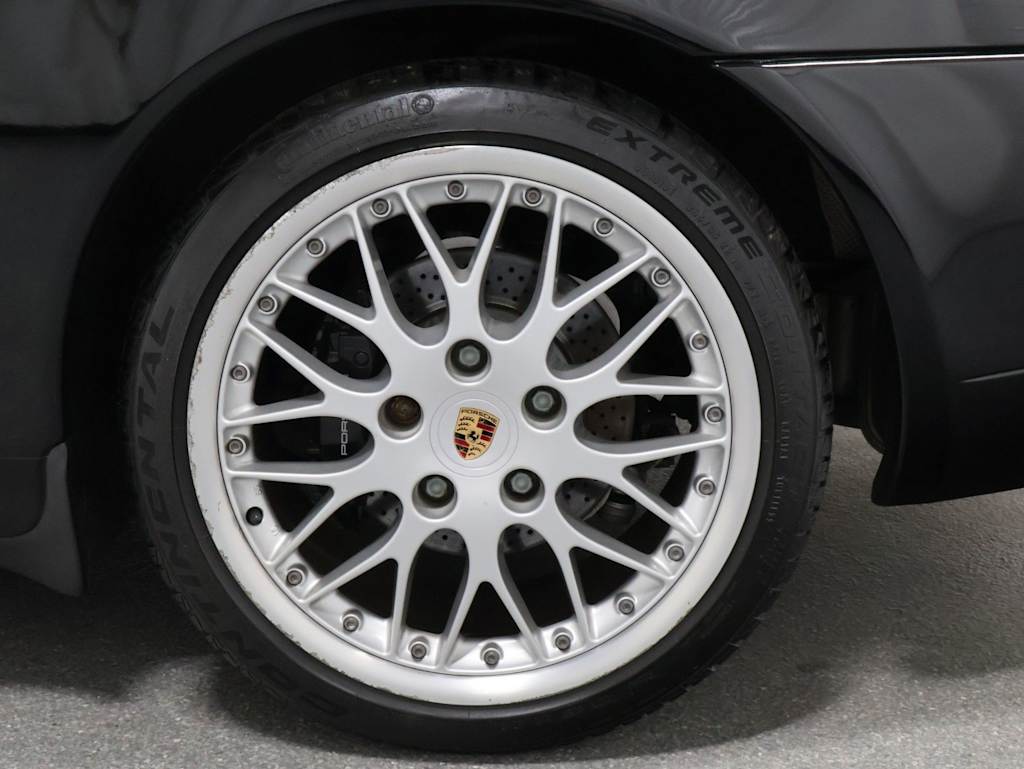 Thumbnail: 2001 Porsche 911 - 36