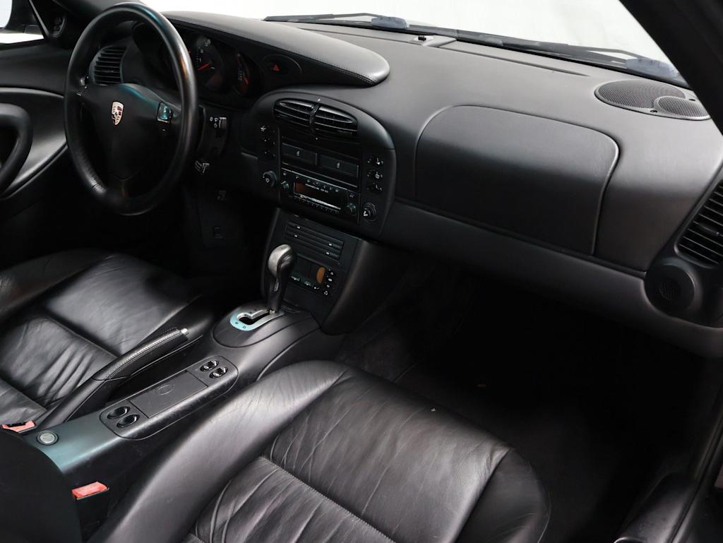 Thumbnail: 2001 Porsche 911 - 10