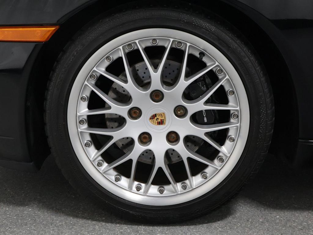 Thumbnail: 2001 Porsche 911 - 37