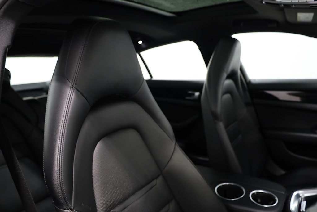 Thumbnail: 2018 Porsche Panamera - 30