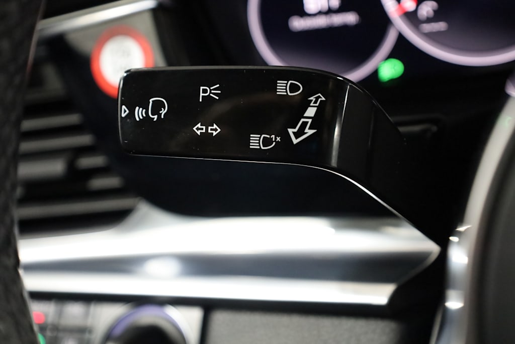 Thumbnail: 2018 Porsche Panamera - 35