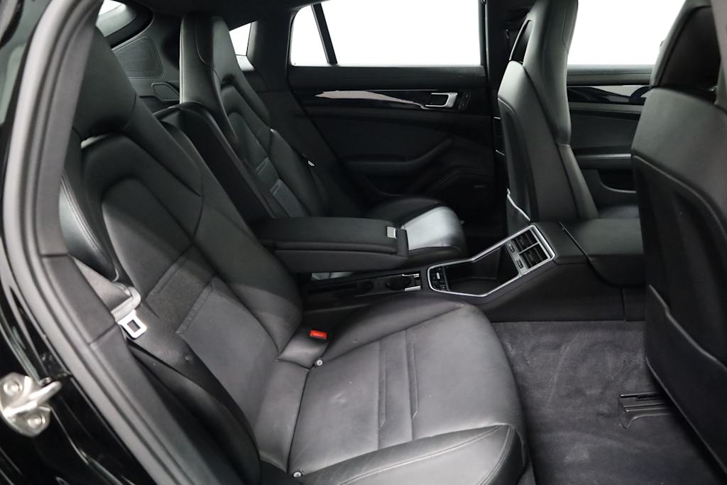 Thumbnail: 2018 Porsche Panamera - 38