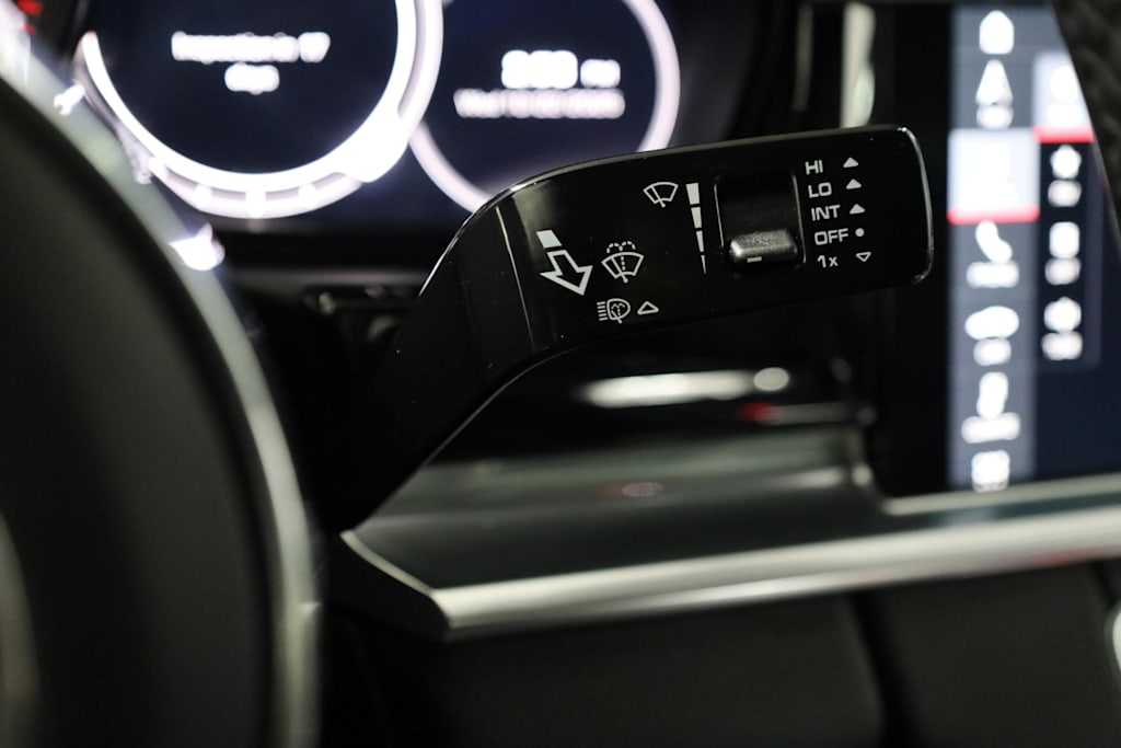 Thumbnail: 2018 Porsche Panamera - 34