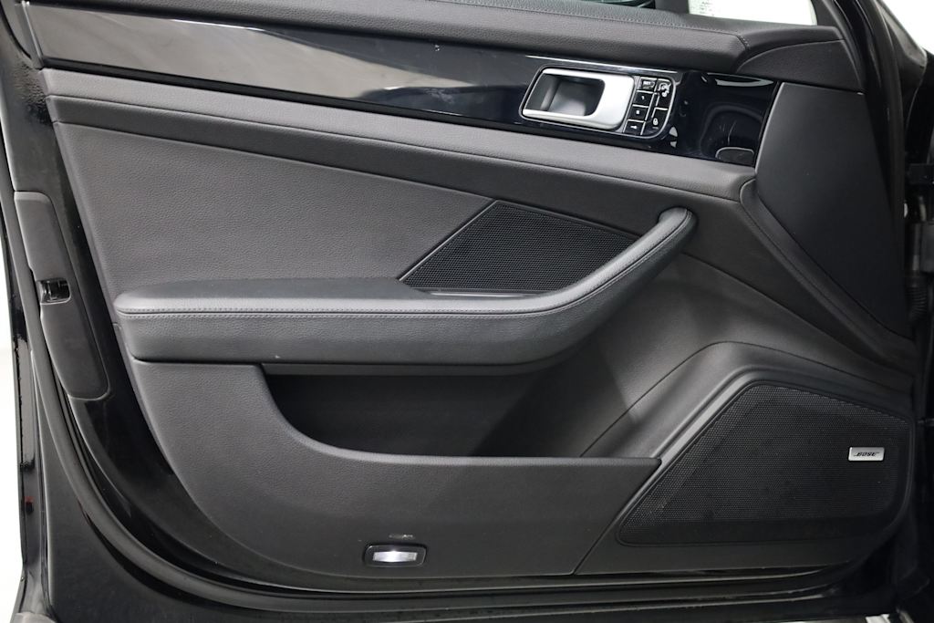 Thumbnail: 2018 Porsche Panamera - 26