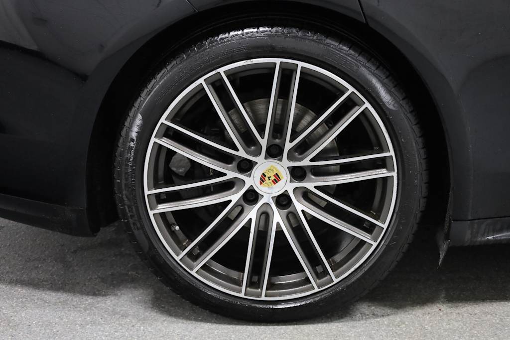 Thumbnail: 2018 Porsche Panamera - 39