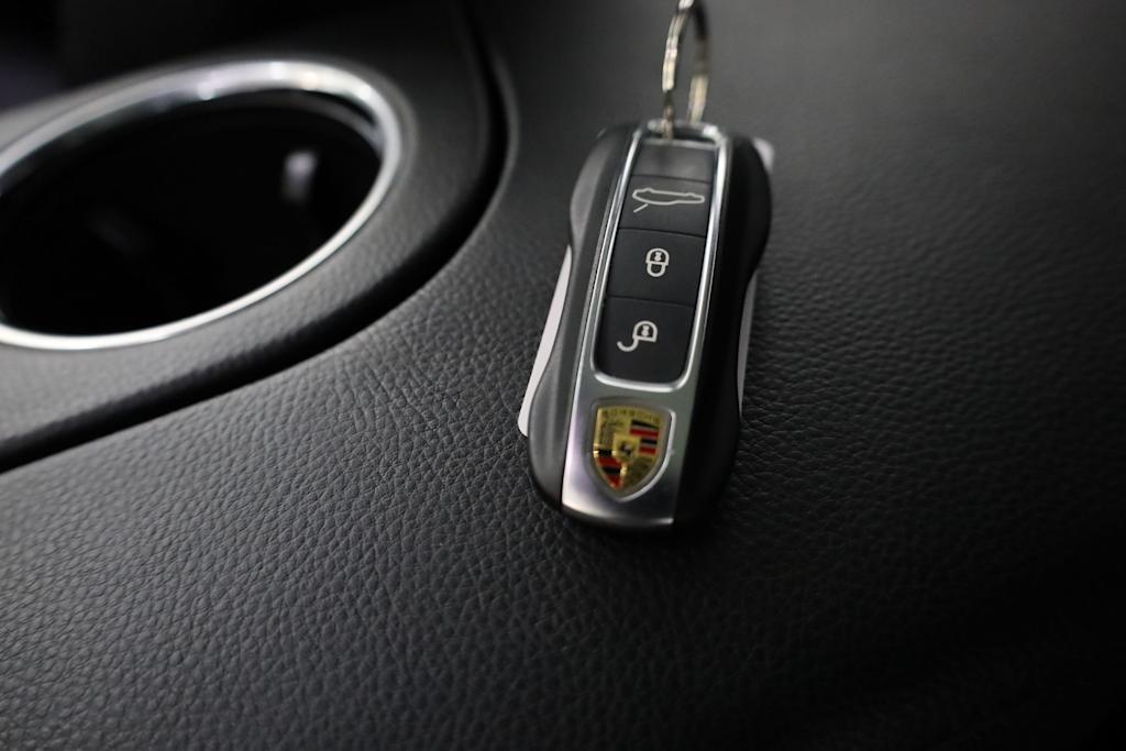 Thumbnail: 2018 Porsche Panamera - 19