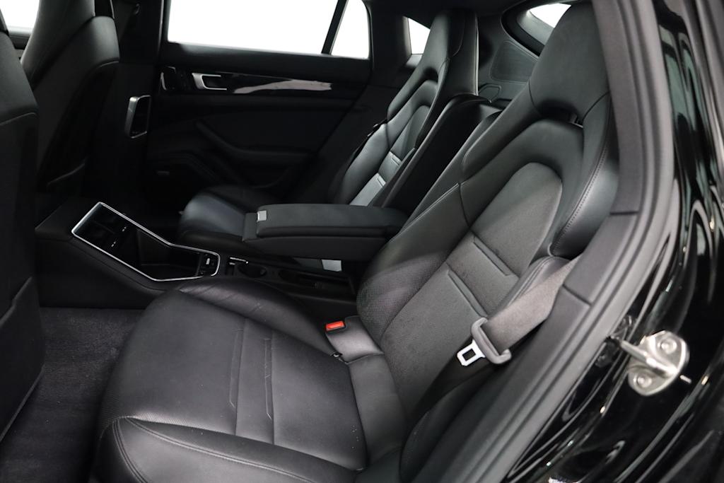 Thumbnail: 2018 Porsche Panamera - 12