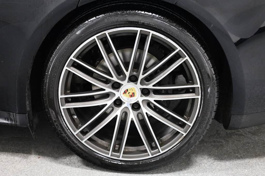 Thumbnail: 2018 Porsche Panamera - 40