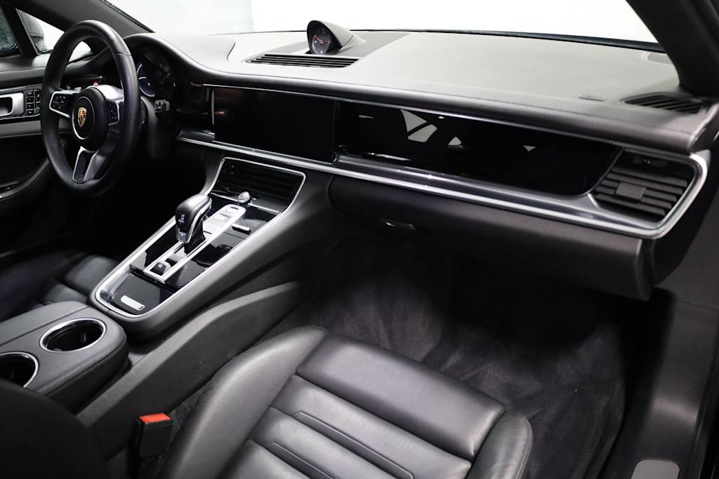 Thumbnail: 2018 Porsche Panamera - 9