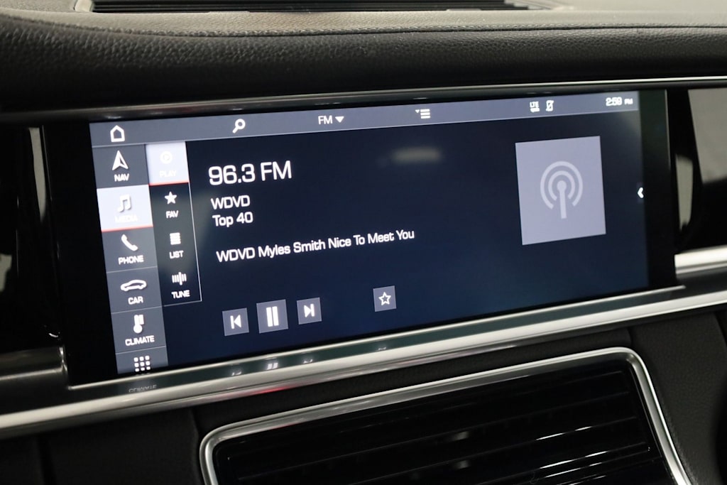 Thumbnail: 2018 Porsche Panamera - 15