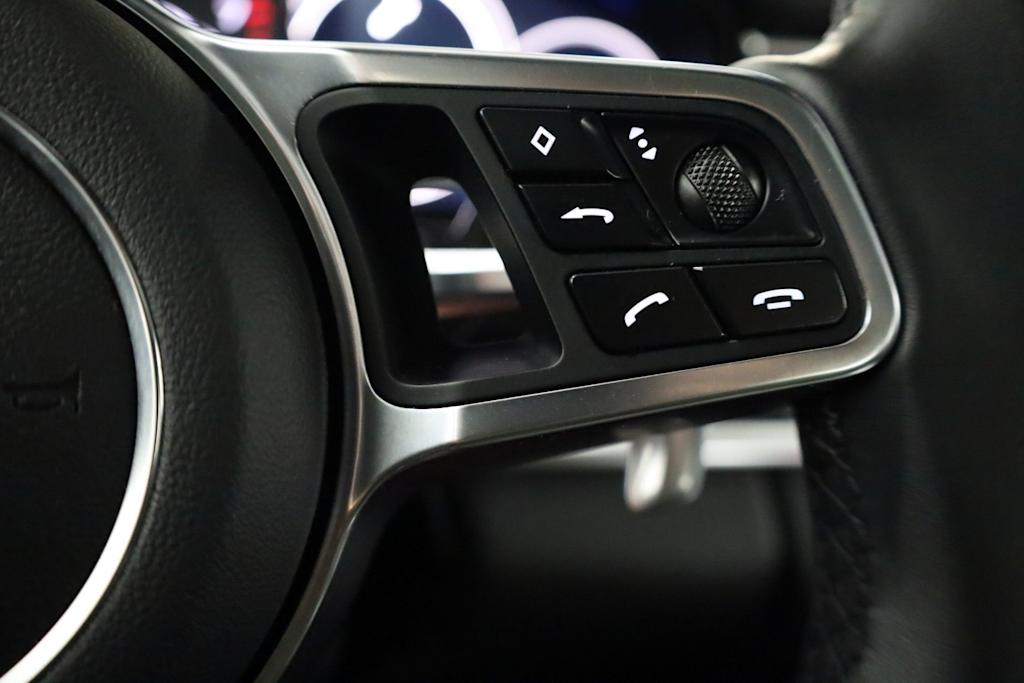 Thumbnail: 2018 Porsche Panamera - 33