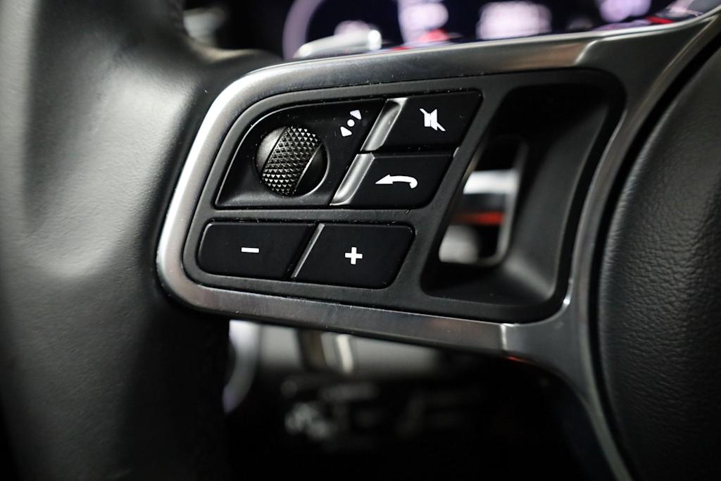 Thumbnail: 2018 Porsche Panamera - 32