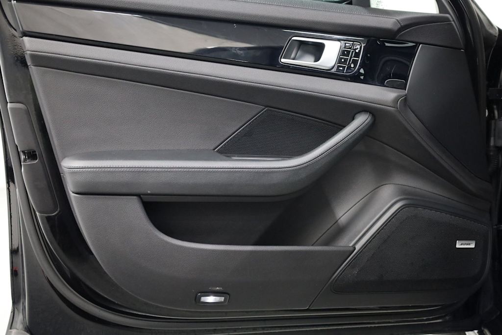 Thumbnail: 2018 Porsche Panamera - 26