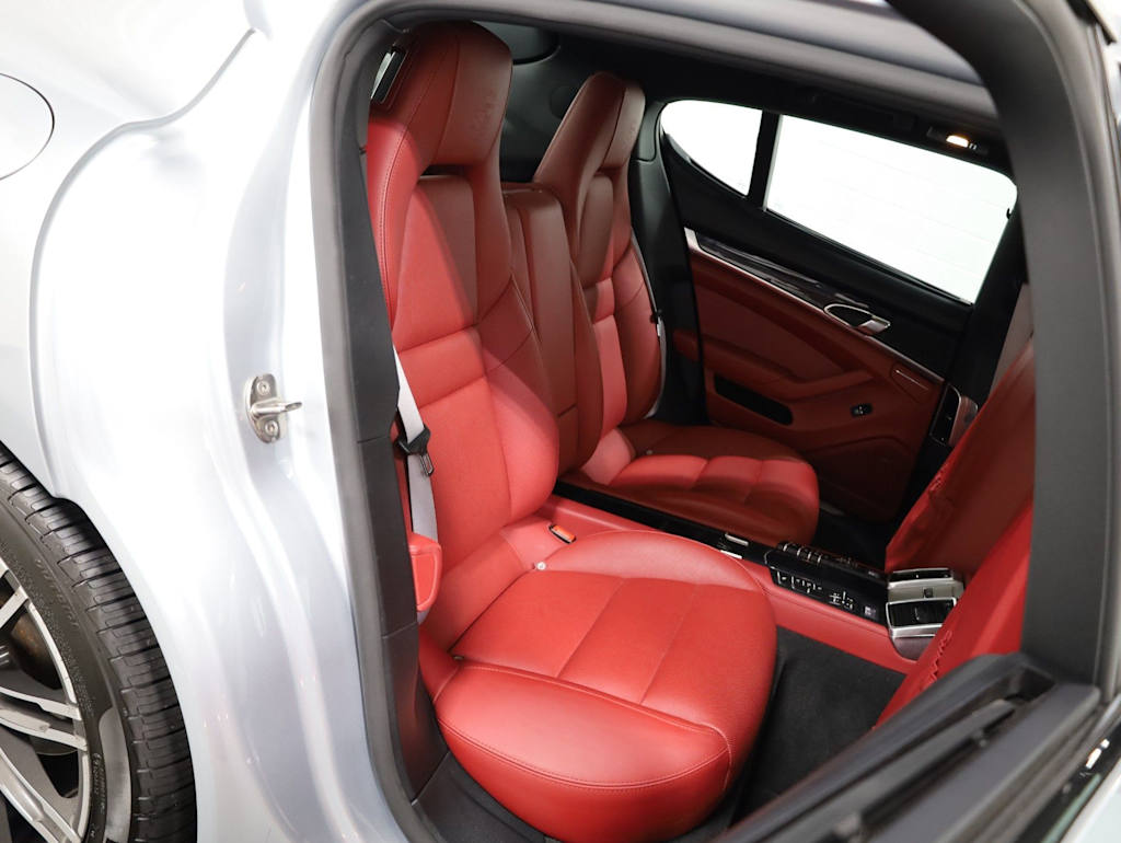 Thumbnail: 2016 Porsche Panamera - 40