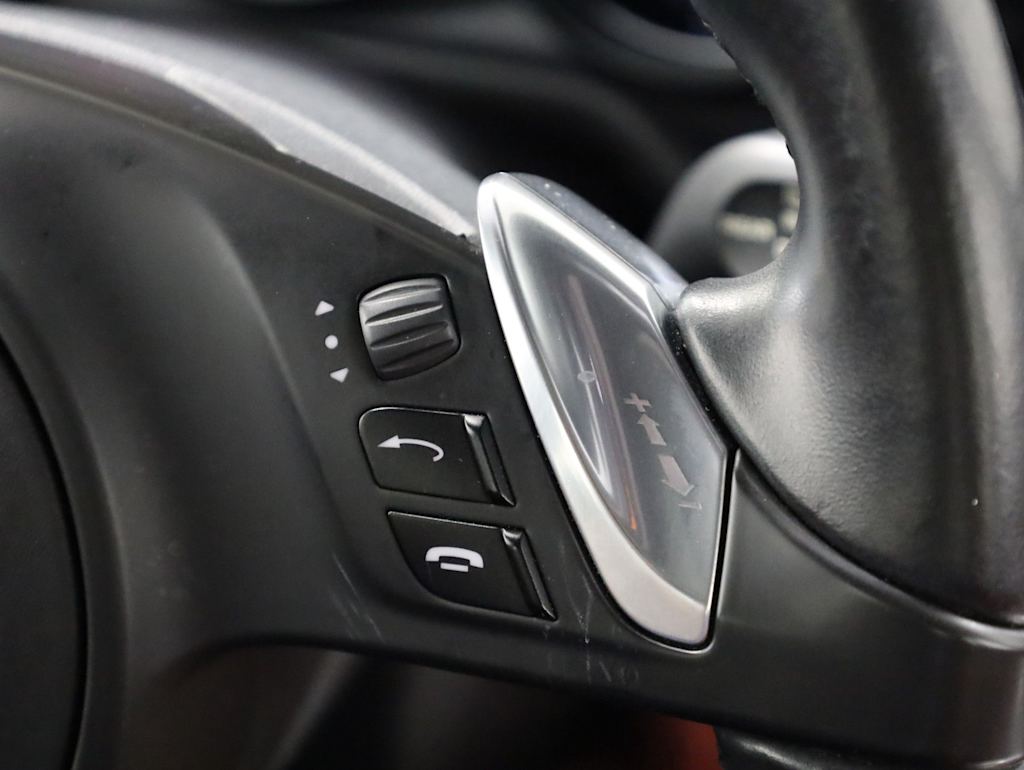 Thumbnail: 2016 Porsche Panamera - 34