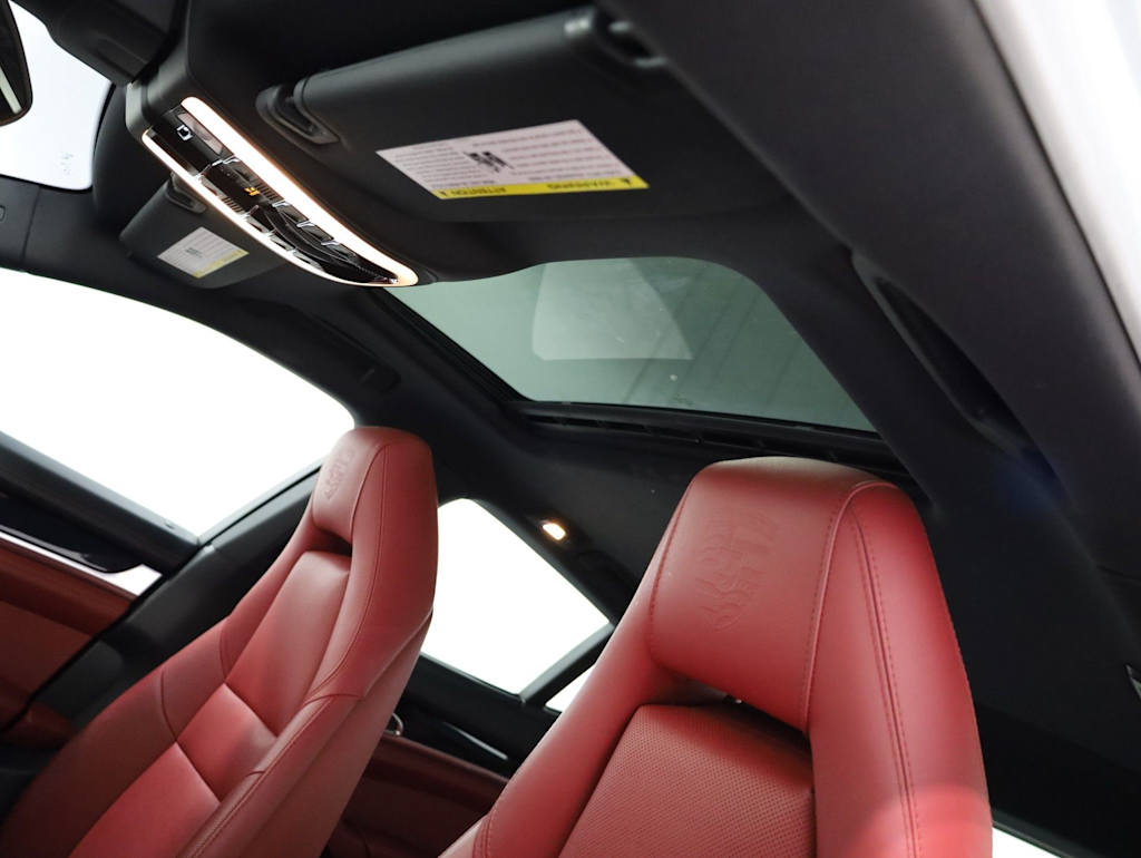 Thumbnail: 2016 Porsche Panamera - 29