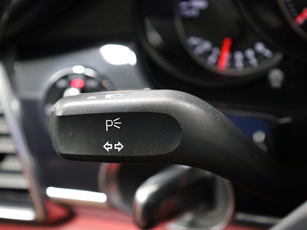 Thumbnail: 2016 Porsche Panamera - 36