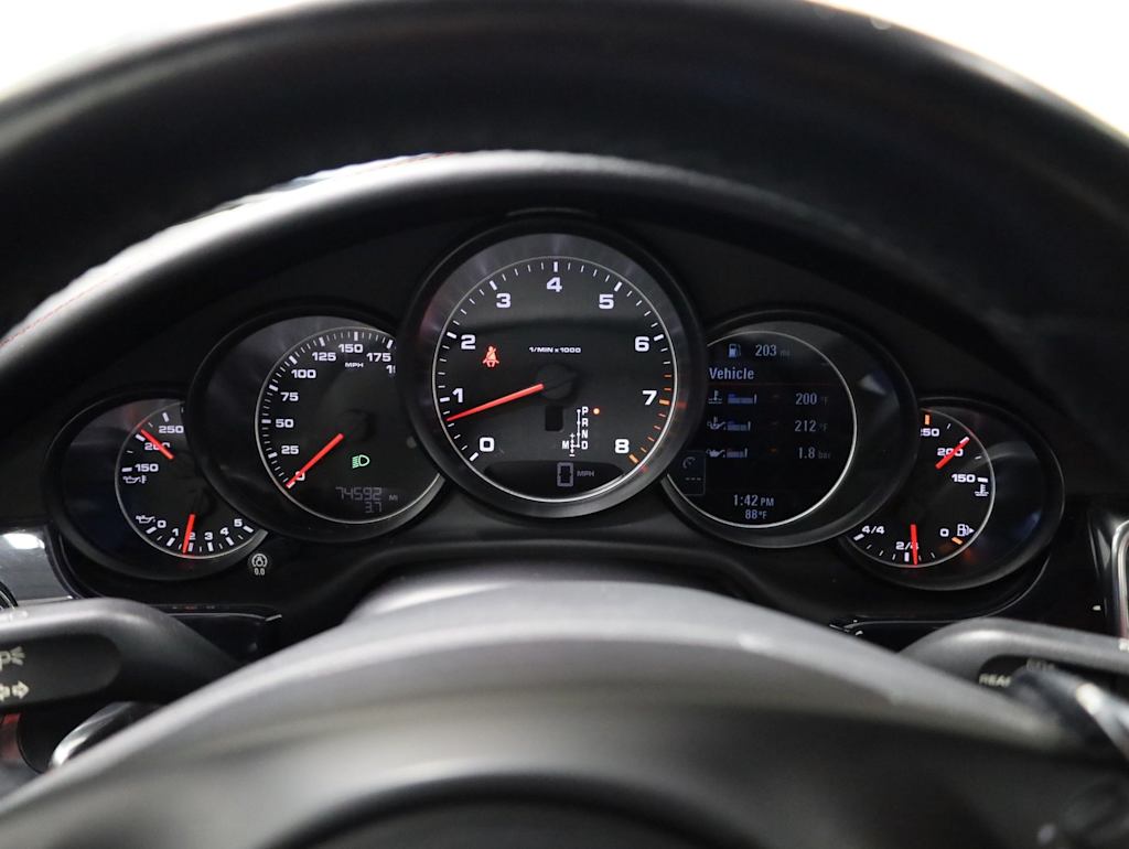 Thumbnail: 2016 Porsche Panamera - 18