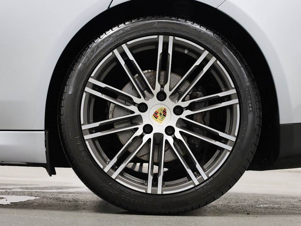 Thumbnail: 2016 Porsche Panamera - 42