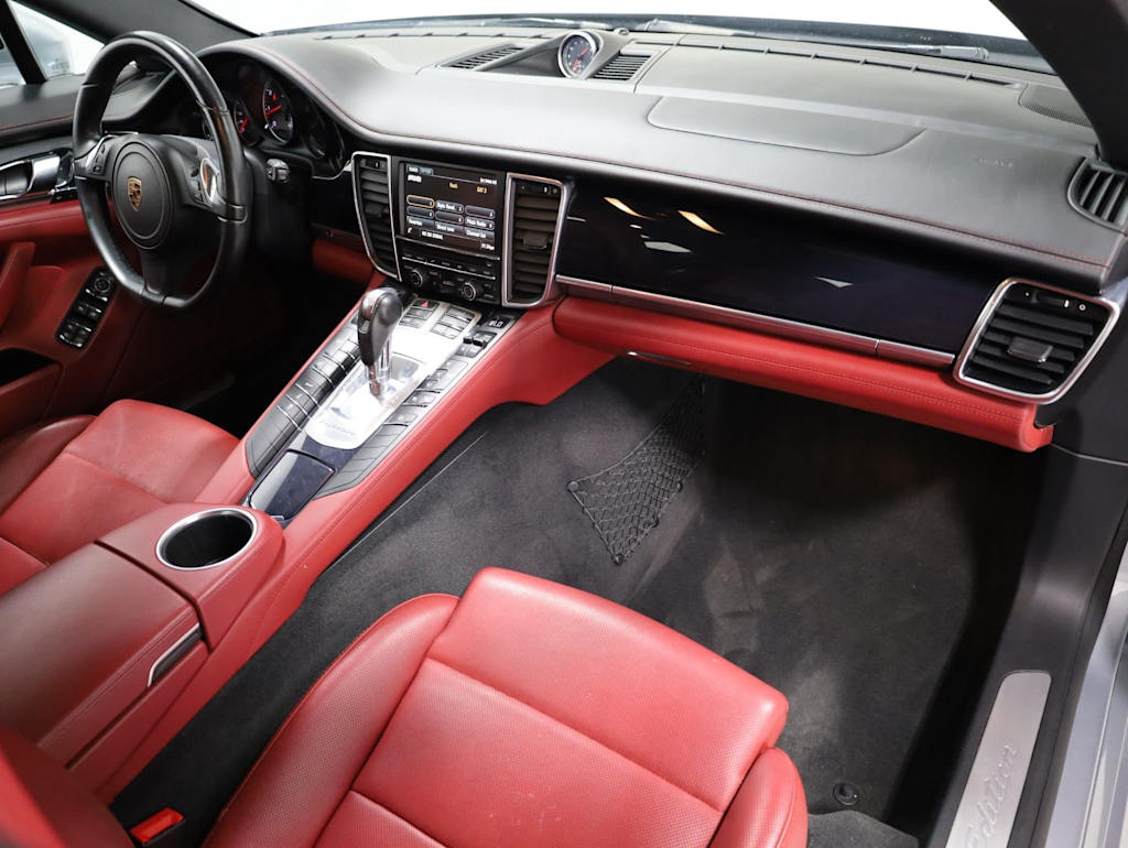 Thumbnail: 2016 Porsche Panamera - 10