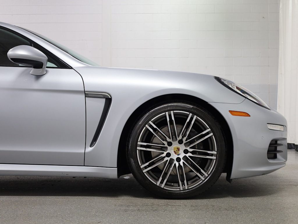Thumbnail: 2016 Porsche Panamera - 8