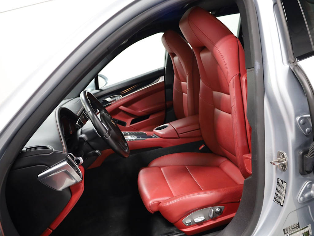 Thumbnail: 2016 Porsche Panamera - 11