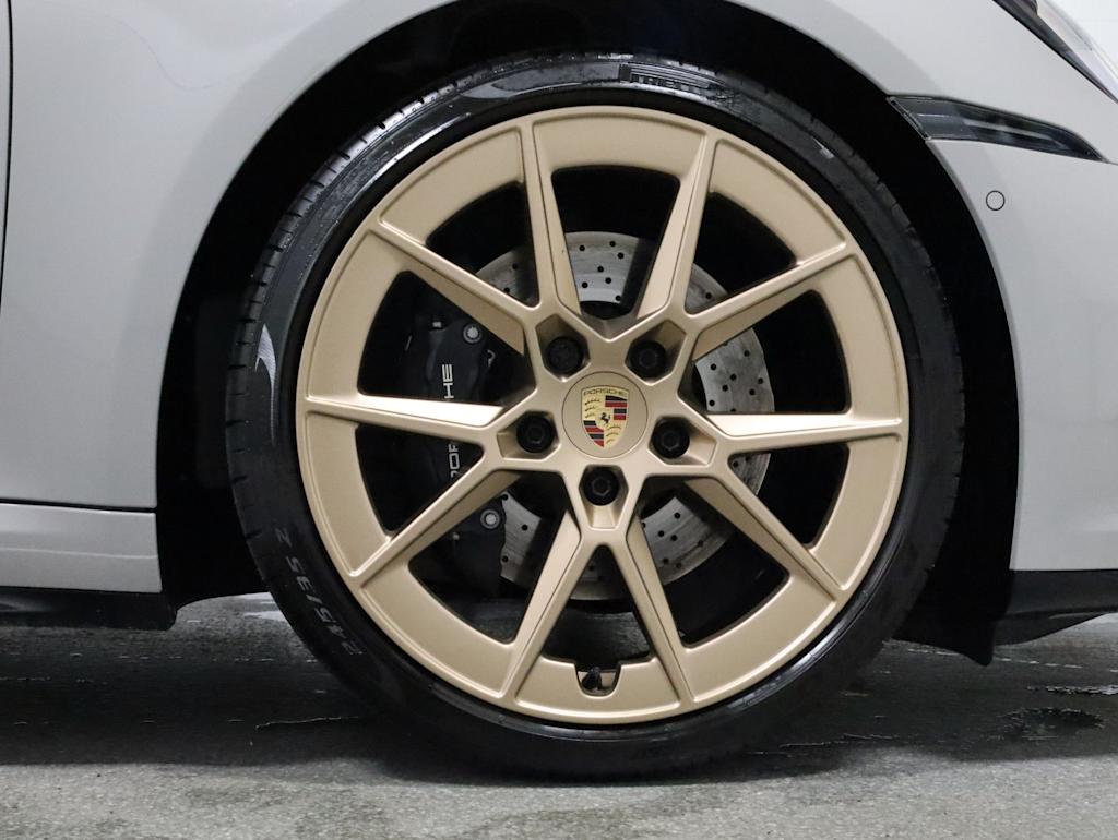 Thumbnail: 2025 Porsche 911 - 19