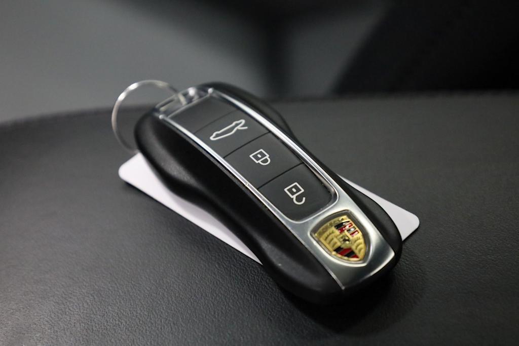 Thumbnail: 2025 Porsche 911 - 18