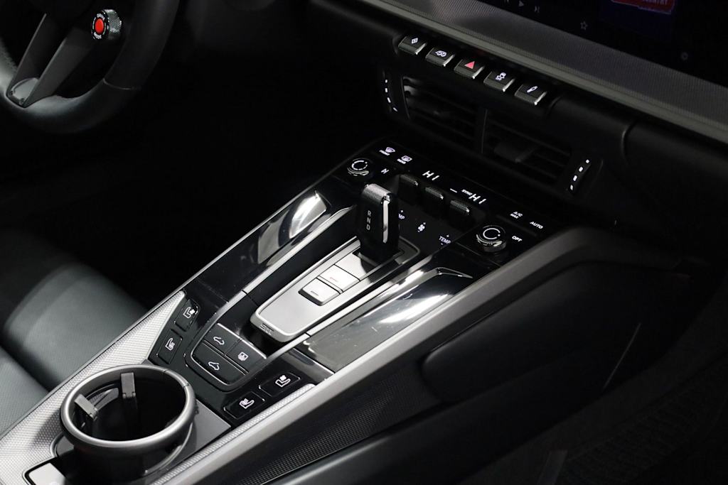 Thumbnail: 2025 Porsche 911 - 28