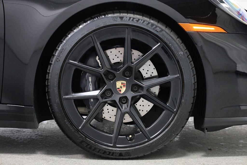 Thumbnail: 2025 Porsche 911 - 22