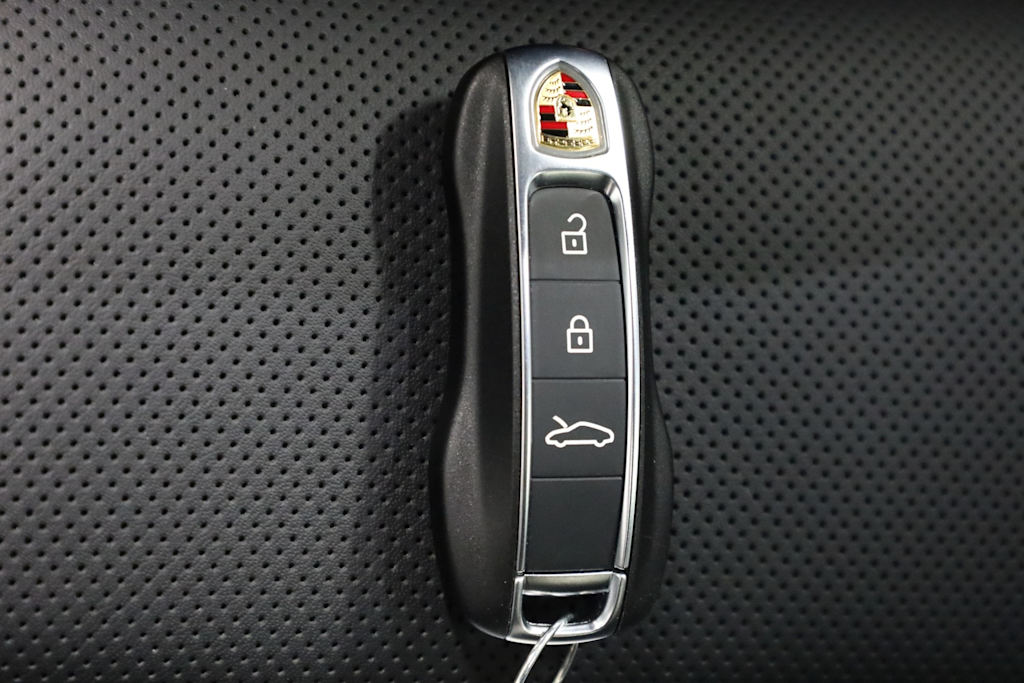 Thumbnail: 2025 Porsche 911 - 17