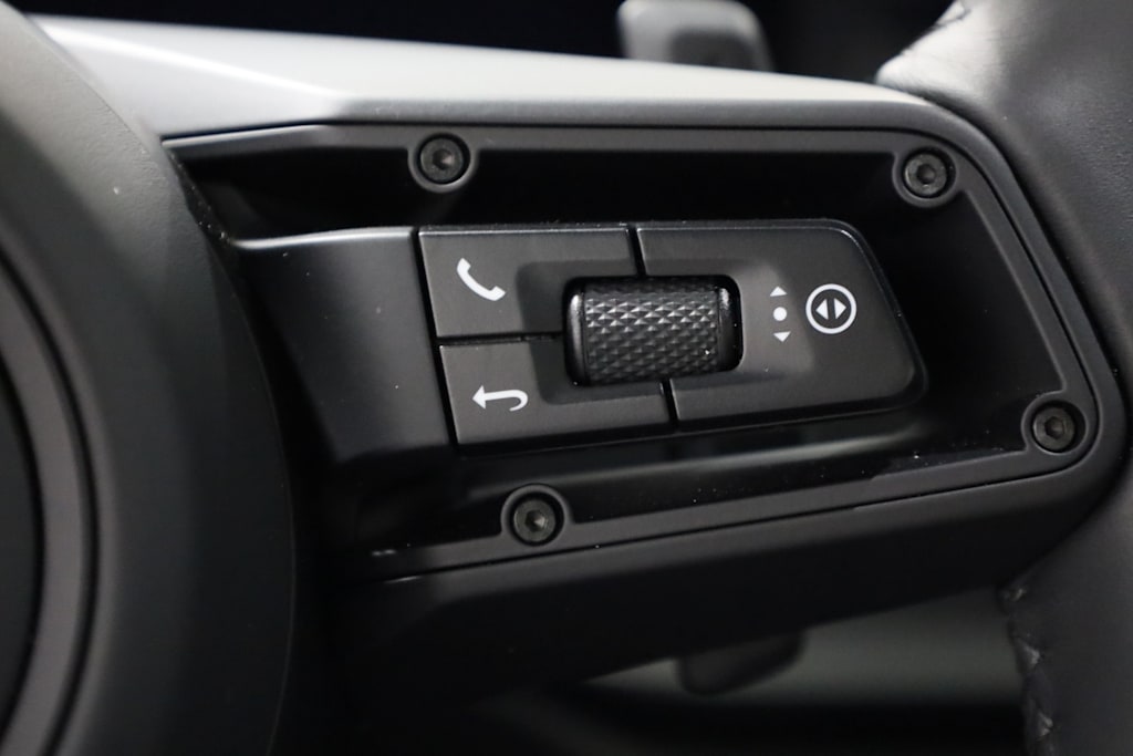 Thumbnail: 2025 Porsche 911 - 14