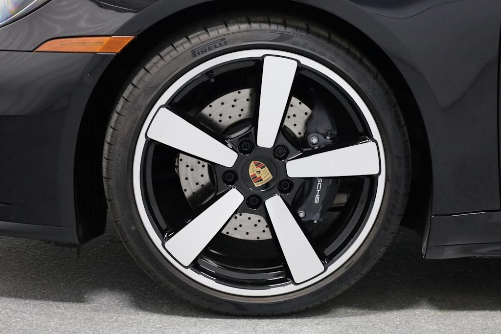 Thumbnail: 2025 Porsche 911 - 34