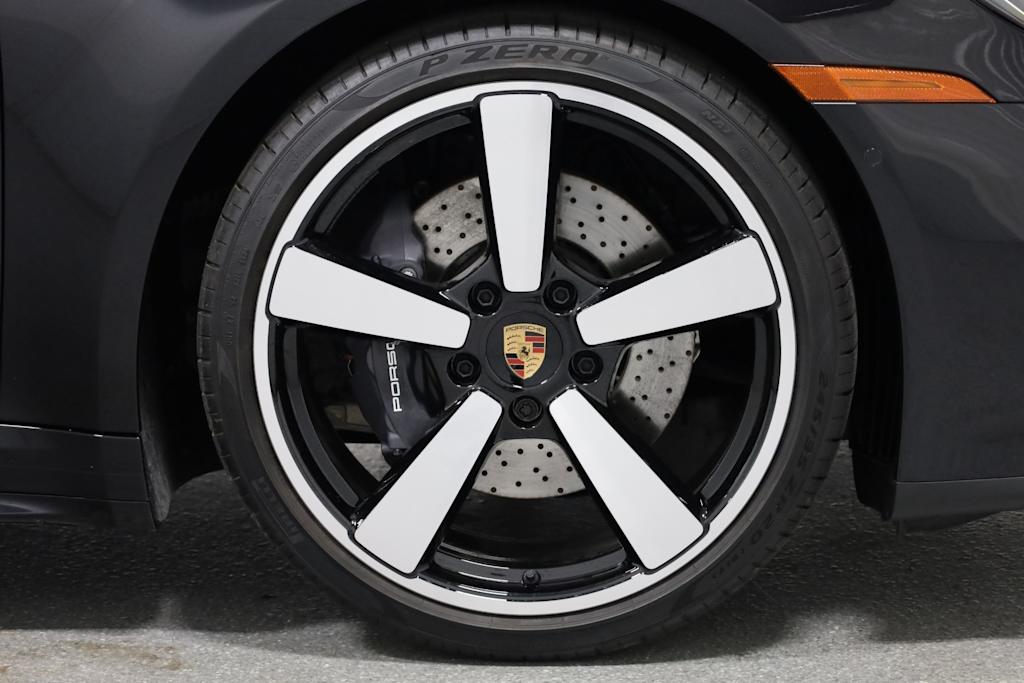 Thumbnail: 2025 Porsche 911 - 21