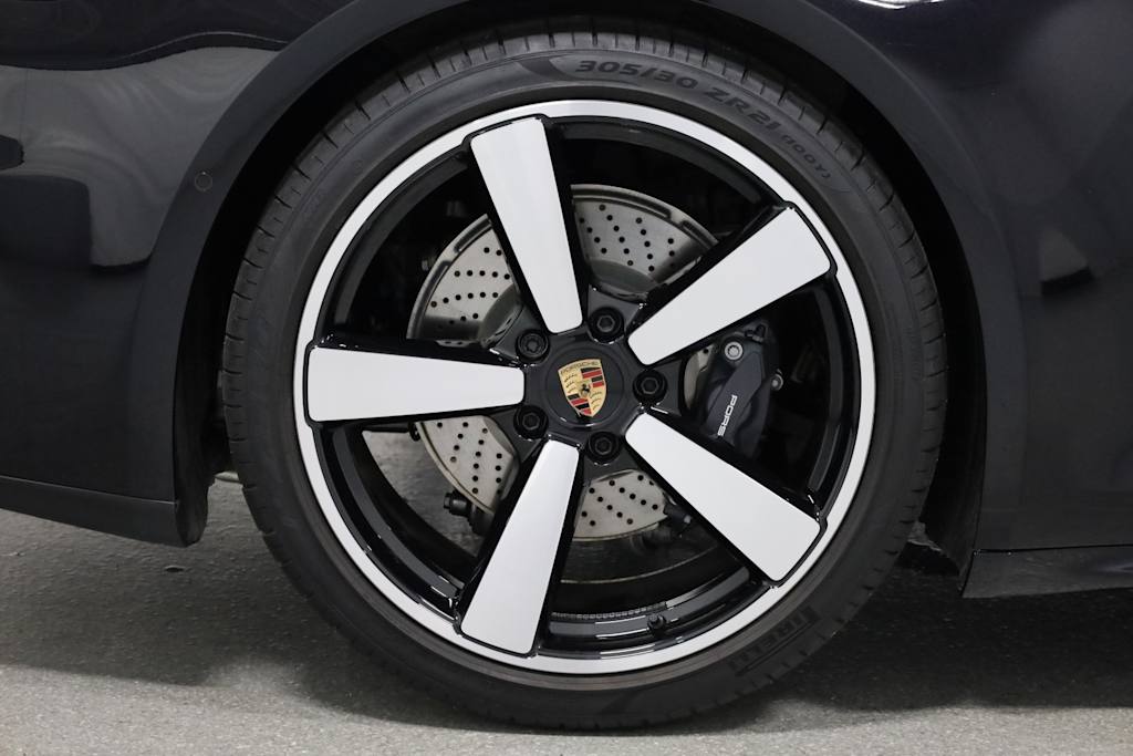 Thumbnail: 2025 Porsche 911 - 36