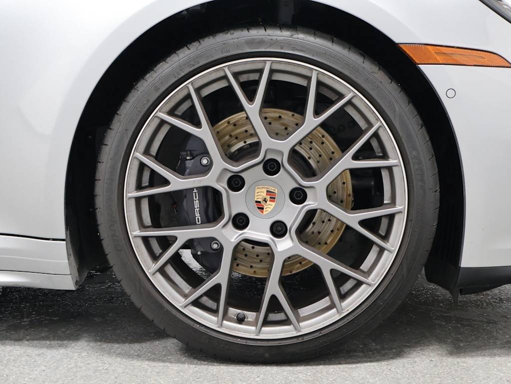 Thumbnail: 2025 Porsche 911 - 21