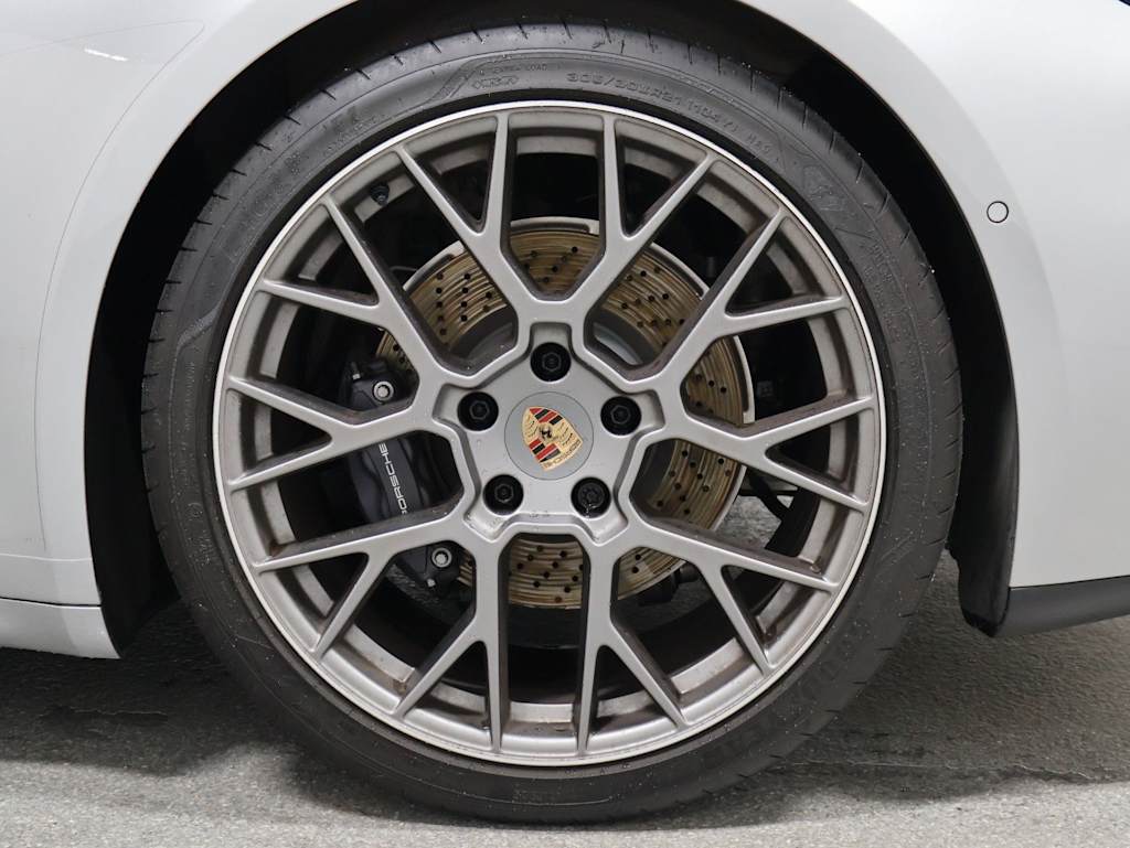 Thumbnail: 2025 Porsche 911 - 40