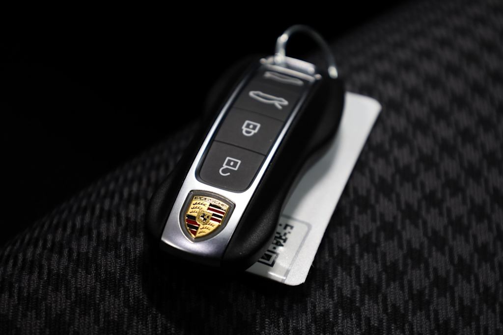 Thumbnail: 2025 Porsche Taycan - 18