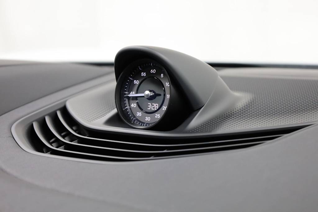 Thumbnail: 2025 Porsche Taycan - 26