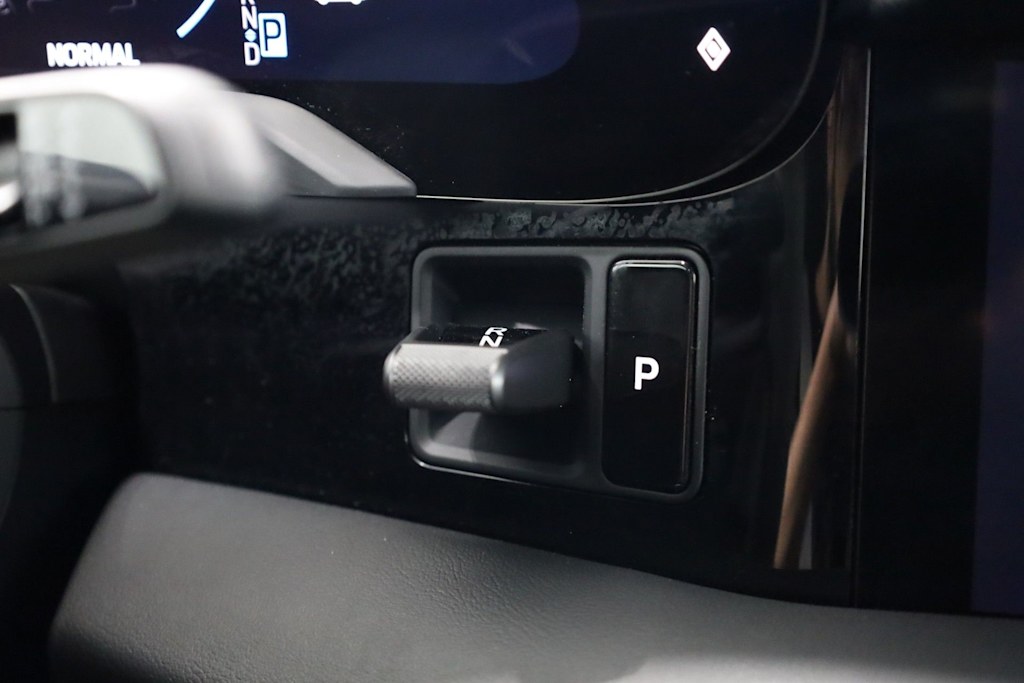 Thumbnail: 2025 Porsche Taycan - 36