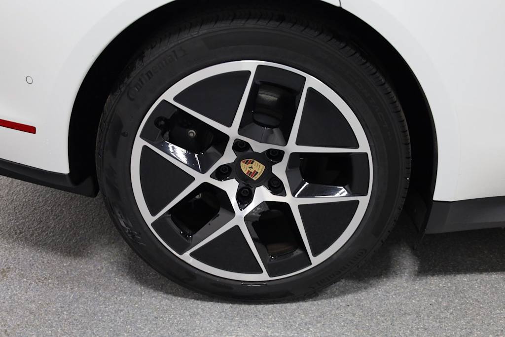 Thumbnail: 2025 Porsche Taycan - 41