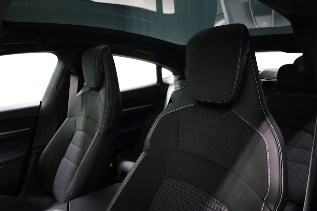 Thumbnail: 2025 Porsche Taycan - 11