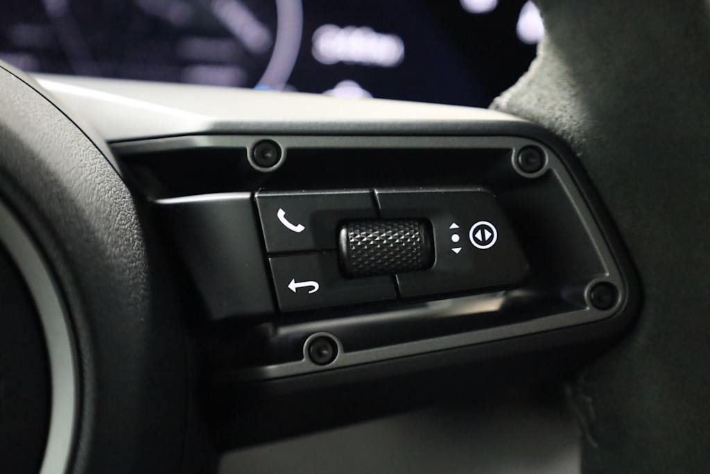 Thumbnail: 2025 Porsche Taycan - 35