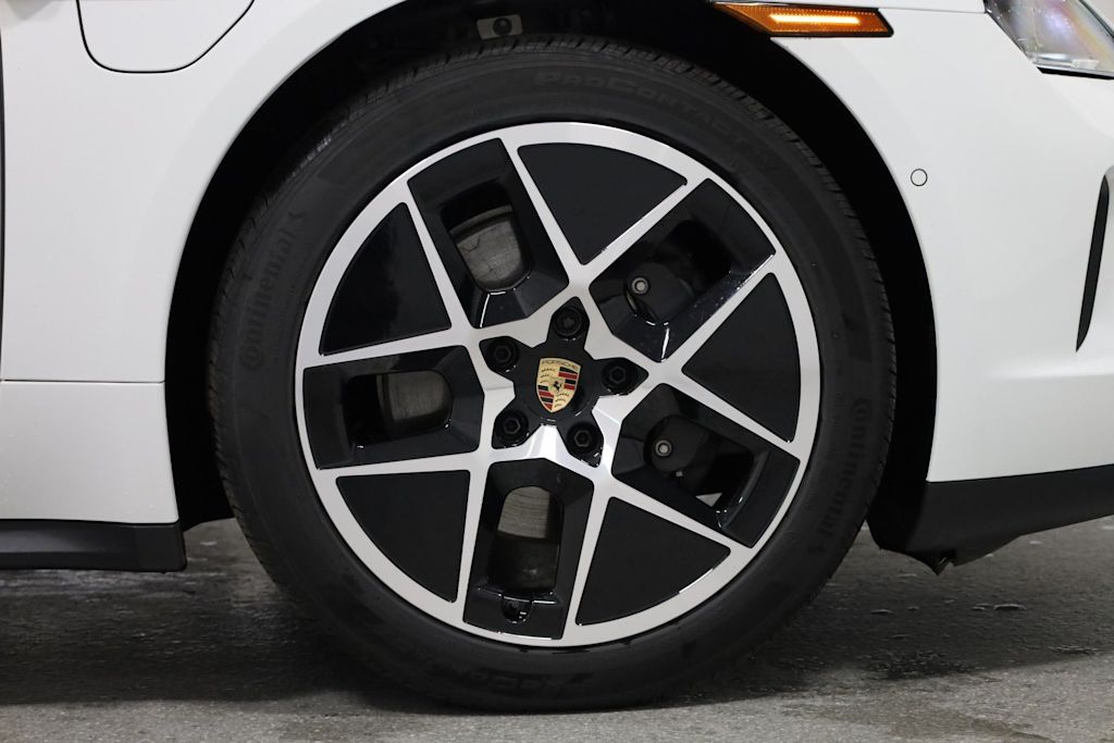 Thumbnail: 2025 Porsche Taycan - 24