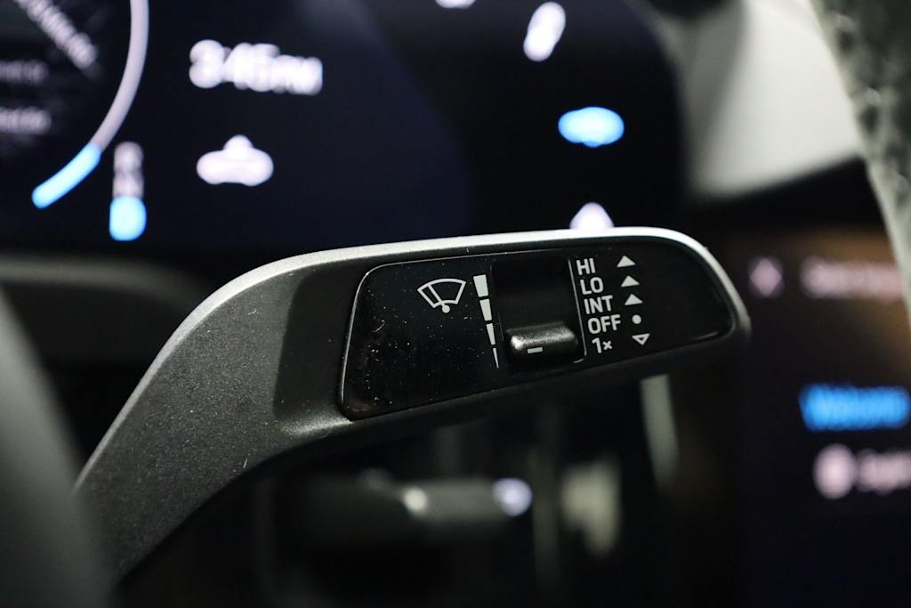 Thumbnail: 2025 Porsche Taycan - 37