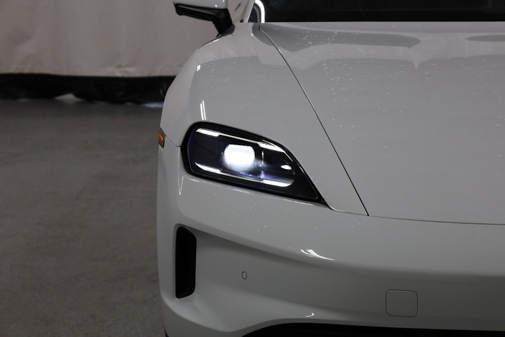 Thumbnail: 2025 Porsche Taycan - 26